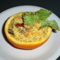 Couscous-Salat mit Orangensaft und Auberginen