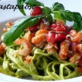 Tagliatelle mit Basilikumsauce und[...]