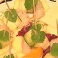 Shrimps in Zucchiniwickeln an Apfelscheiben und[...]