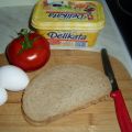 Tomatenschnitte mit Spiegelei
