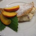 Vanille-Mandel-Pfannkuchen mit Nektarinenfüllung