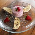 Erdbeermousse mit Cantucci