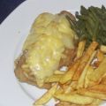 mit Birne überbackenes Schnitzel