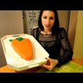 Gefüllter Karottenkuchen in Karottenoptik mit[...]