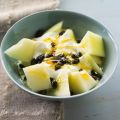 Joghurt mit Melone und Pistazien