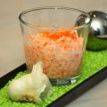 Karottensalat mit saurer Sahne