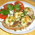 Gefüllte Champignons mediterran auf Mehrkornbrot