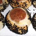 Bratwurst im Nigella-Teigmantel (Fingerfood)