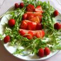 Ruccola- Salat mit Erdbeeren auf Räucherlachs