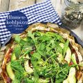 Pizza mit Avocado und Rucola auf[...]