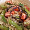 Sommerlicher Quinoa-Spargelsalat mit Minz