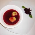 Rote-Bete-Suppe mit Thairavioli