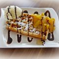 Brüsseler Waffeln mit Pfirsich-Vanille-Kompott