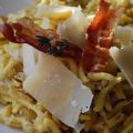 Spätzle mit Zwiebel-Thymian-Soße, Parmesan und[...]