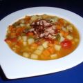 Kartoffel-Karotten-Suppe mit Schinken-Topping