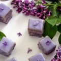 Petits Fours mit Marzipan & Fliederblüten -[...]