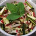 Salate: Radieschen-Zucchini-Salat