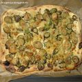 Pizza Bianca mit Balsamico-Rosenkohl