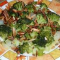 Salate: Lauwarmer Broccolisalat mit gerösteten[...]