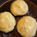 Kartoffelfrikadellen mit Fetafuellung