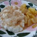 Milchreis mit Zimt & Zucker und Apfelspalten