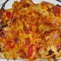 Pizzaschnitten mit Schinken, Mais und Tomate