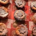 Mini- Käsekuchen im Weihnachtskleid