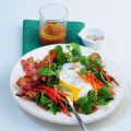 Feldsalat mit Ei und Speck