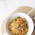 Gebratene Nudeln mit Erdnüssen und pikanter[...]