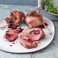 Lammhüften mit scharfen Kirschen