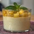 Kokospudding mit Ananas-Minz-Ragout