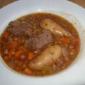 Linsensuppe mit Rindfleisch und Kartoffeln