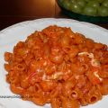 Tomaten-Karotten-Nudeln mit Mozzarella