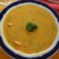 Curry-Gemüsesuppe mit Einlage