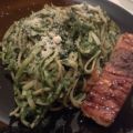 Spinatspaghetti mit Lachsfilet