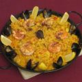 Paella andalusisch mit Fisch und Fleisch