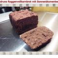 Brot: Roggenvollkornbrot mit Sonnenblumenkerne
