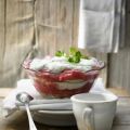 Erdbeer-Rhabarber-Trifle mit Limettenquark