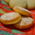 Weihnachtsbäckerei: Orangenplätzchen mit weißer[...]