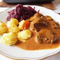 Hirschgulasch in Preiselbeer-Sahne-Soße mit[...]