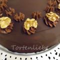 Walnussbiskuit mit Vanillesahne