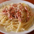 Spaghetti mit Räucherlachs und Kürbiskernen