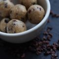 Leckere Energiebällchen mit Kakaonibs