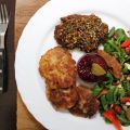 Seitan-Medaillons mit Cashew-Kräuter-Kruste und[...]