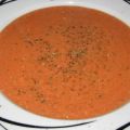Schnelle Tomaten-Mozarelle-Frischkäsesuppe
