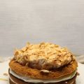 Weiße Schokoladen-Baisertorte