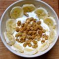 Joghurt mit Maulbeeren und Banane