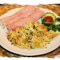 Rezept: Rührei mit gefüllten Schinkenröllchen