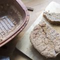 Buchweizen-Dinkel-Brot im Römertopf