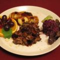 Rollbraten gefüllt mit Pilzen und Salbei mit[...]